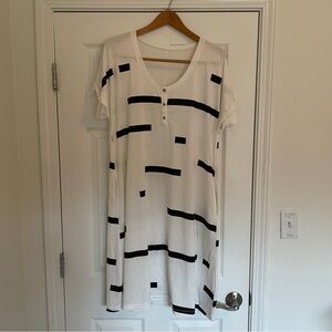 Humble Hilo Maternity & Nursing Dress - size S